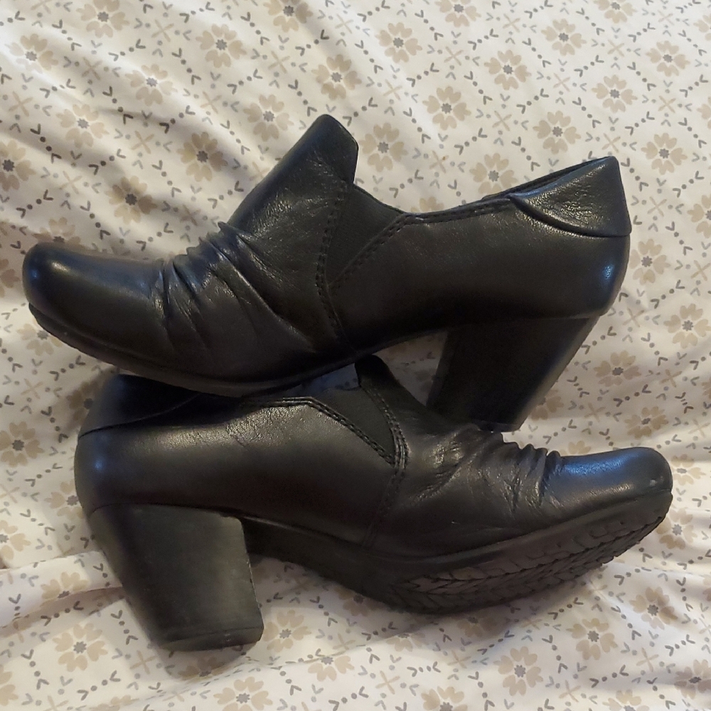BareTraps Black Chunky Heel Ankle Shoes